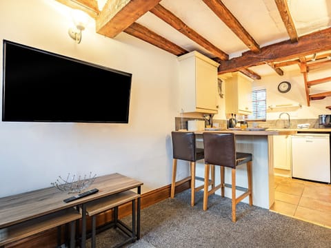 Open plan living space | Agniti Cottage, Darley Abbey, near Derby