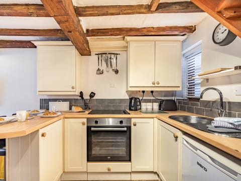 Kitchen | Agniti Cottage, Darley Abbey, near Derby