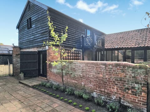 Exterior | Cartlodge Loft - Elm Vale Farm, Palgrave, near Diss