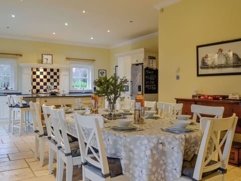 Kitchen/diner | Grange of Berryhill - Grange Holidays, Dundee