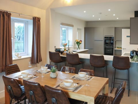 Kitchen/diner | Rhyolite - Lion Rock Cottages, Haverfordwest
