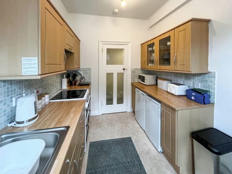 Kitchen | Seawinds - Seawinds Retreats, Colwyn Bay