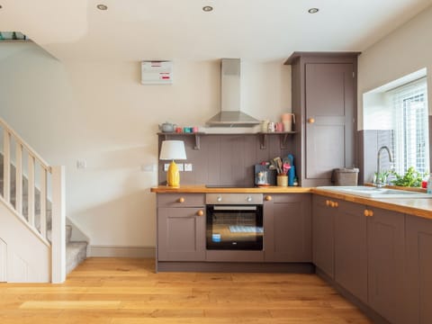 Kitchen | Y Cwtsh, Llandeilo