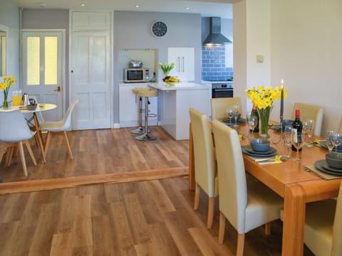 Open plan living space | Larks Rise, Weston Longville