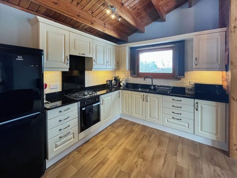 Kitchen | Bittern Lodge - Tattershall Retreats, Horncastle