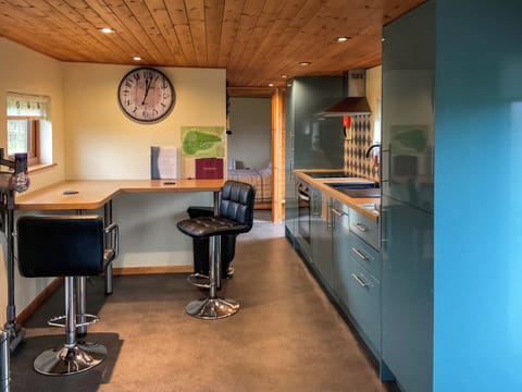 Kitchen/diner | Lovers Lodge, Llandrindod Wells