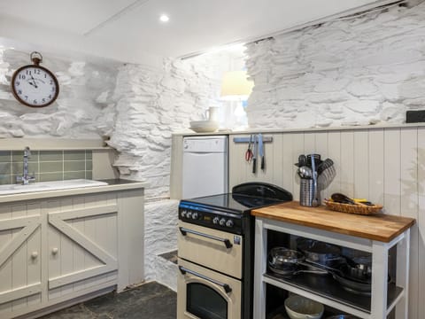 Kitchen area | Geranium Cottage, Port Isaac