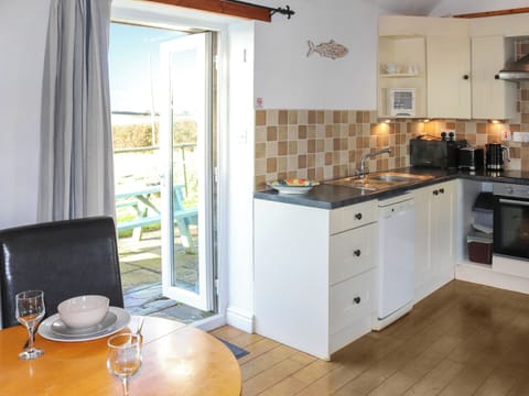 Kitchen/diner | Hen Llety - Bea’s Retreats, Llanfaethlu, near Church Bay