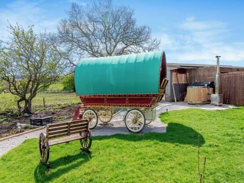 Exterior | Harans Vardo - Houghton Barn Farm, Altham