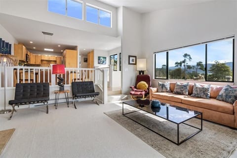 Welcome to Pretty Perfect Penthouse in Carmel-by-the-Sea