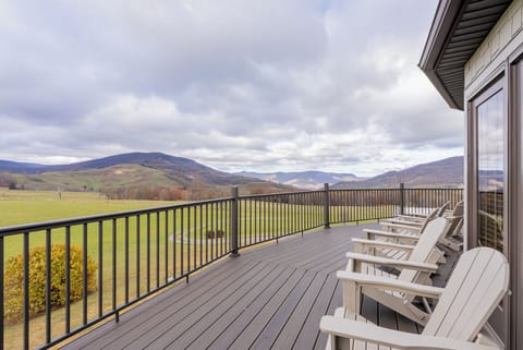 Unwind with panoramic, 270-degree mountain views right from the farm. Your perfect West Virginia escape starts here.