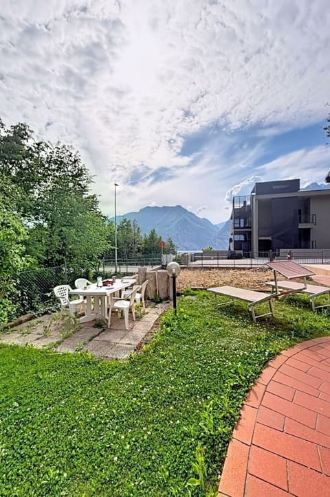 Mountain Range, Garden, Lawn, Landscaping, Yard, Ridge, Courtyard