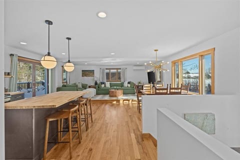 Little Spruce: Newly Renovated 4BR Stowe Home (7097)