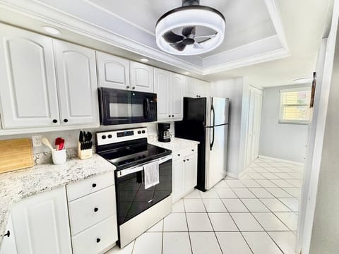 Fully equipped kitchen for long-term comfort and everyday cooking