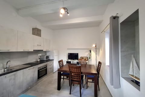 Casa Ulisse with large garden and parking Apartment in Campo nell'Elba