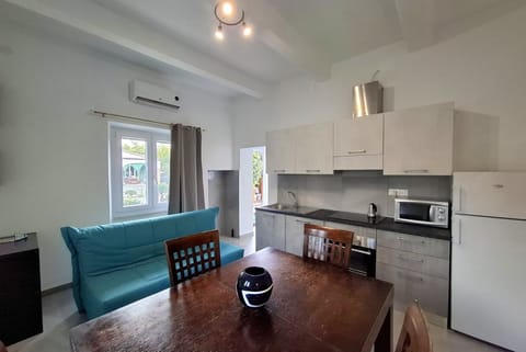 Casa Ulisse with large garden and parking Apartment in Campo nell'Elba