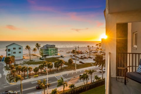 Your own private, spacious 6th-floor balcony with gorgeous Gulf views ✨🌊