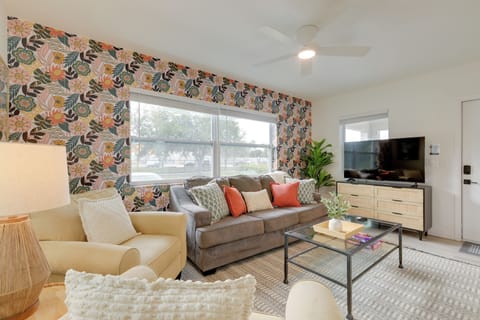 North Palm Beach Vacation Rental | 2BR | 1BA | 1 Step Required | 900 Sq Ft