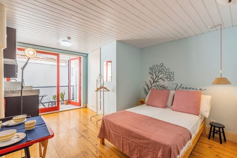 Studio with Comfortable Double-Bed and Air Conditioner