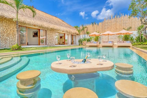 Enjoy your drinks and cocktails in the pool