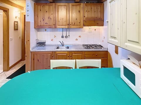 Shrub, Garden, Cottage, Shade, Landscaping, Yard, Backyard, Villa, Farmhouse, Houseplant