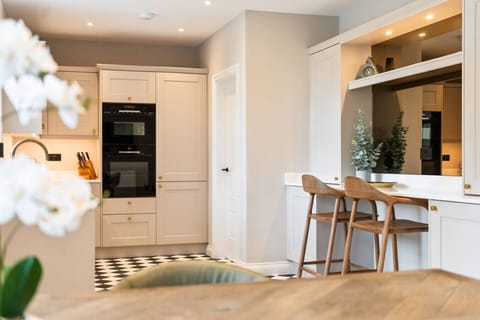 Kitchen breakfast bar with seating