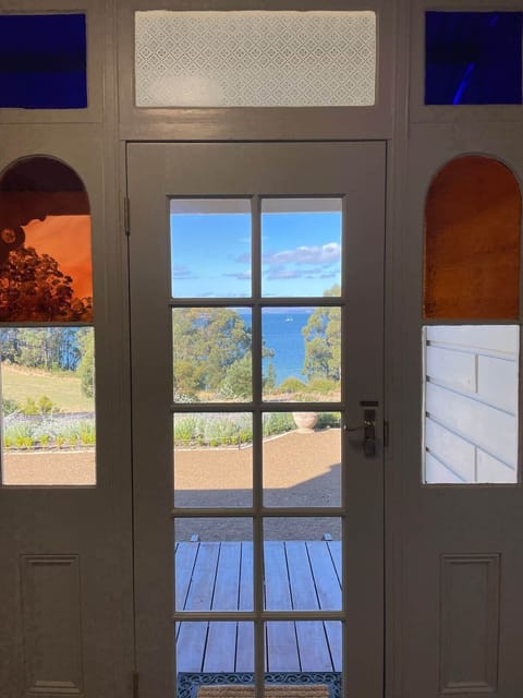 The Cottage at Flowerpot Front