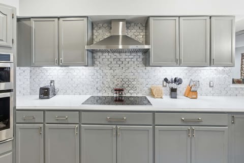 Spacious, modern, and ready for your culinary creations—this kitchen is where delicious memories are made. 