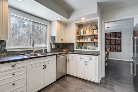 Kitchen | Cooking Basics | Complimentary Spices | 1st Floor