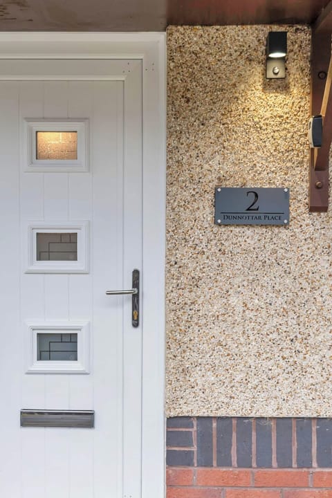 Enjoy a pleasant arrival with this well-kept property exterior.