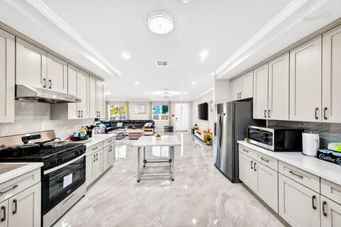 New appliances, plenty of space, and no fighting for counter room #travelSGV