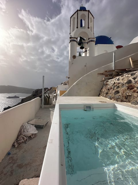 Relax at you pool with blue dome view