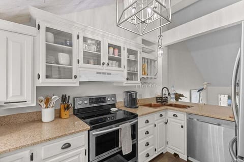 Fully stocked gourmet kitchen