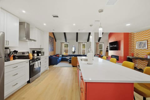 The perfect recipe for a great getaway: amazing company, good food, and this kitchen.