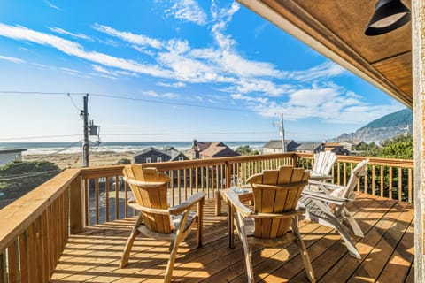 Ocean facing deck to enjoy watching the waves roll in. Beach access across the street.