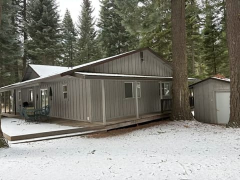 Glacier lake- please note this home is currently winterized we will updates photos in the spring!