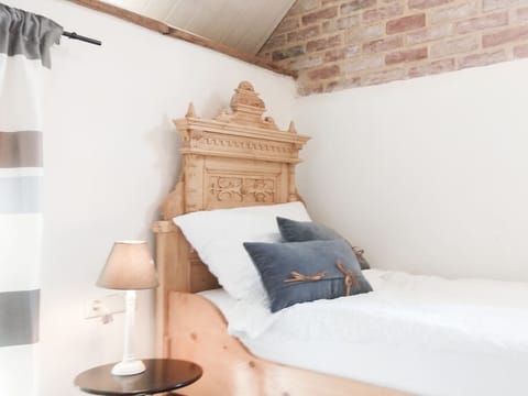 Schlafzimmer 2
Bedroom 2