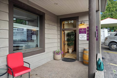 Grand View Building main entrance.