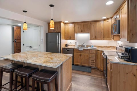 Fully equipped kitchen, perfect for preparing home-cooked meals