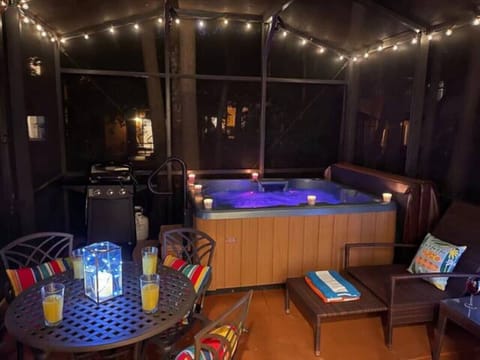 Indoor spa tub