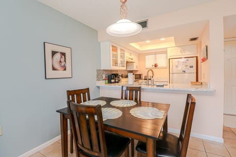 St. Augustine Beach Rentals Dining Room