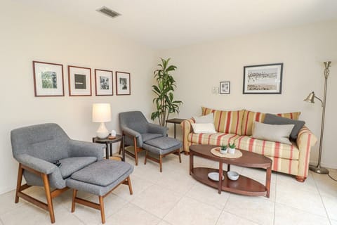 St. Augustine Beach Vacation Rental Living Room