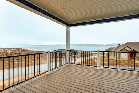 Garden City Vacation Rental | 7BR | 5BA | 6,500 Sq Ft | Step-Free Entry