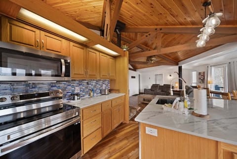 Stainless Appliances and Granite Counters