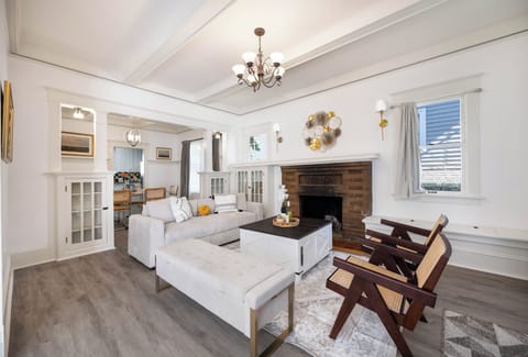 Bright and cozy living room, perfect for family time 