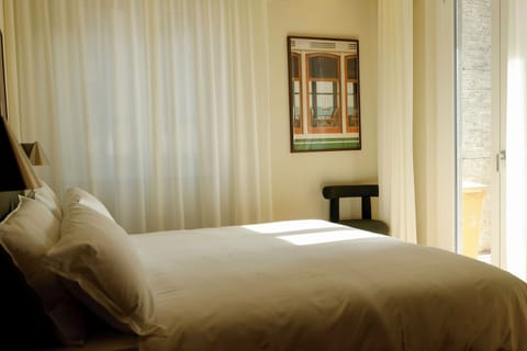 Brand-New 2BR Apartment in the Heart of Como, Duomo View Apartment in Como