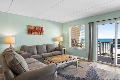 Living Area – Murphy Foldout Bed - Beach Views - Cable & Smart TV