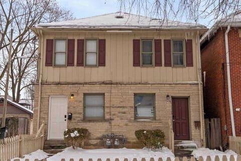 Welcome to North Pearl Residencies 876!