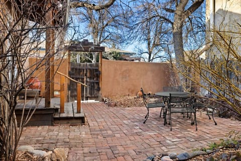 Shared courtyard with outdoor dining
