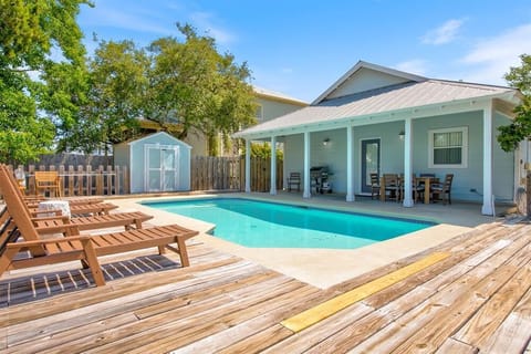 Beautiful backyard pool - with sun and shade areas to unwind!